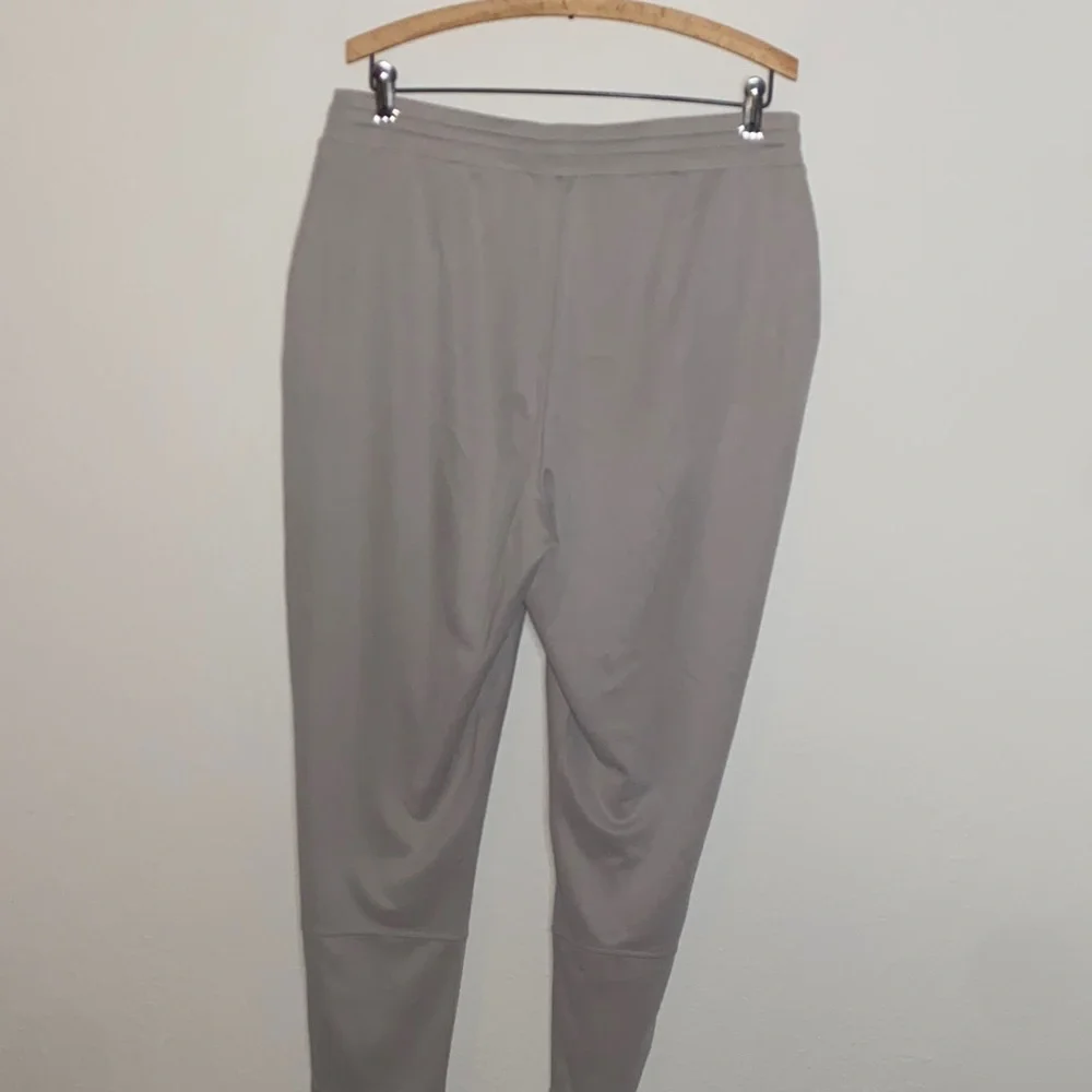 🎱Women’s Taupe Pure J.Jill Sand-Washed Pants! - Picture 9 of 9